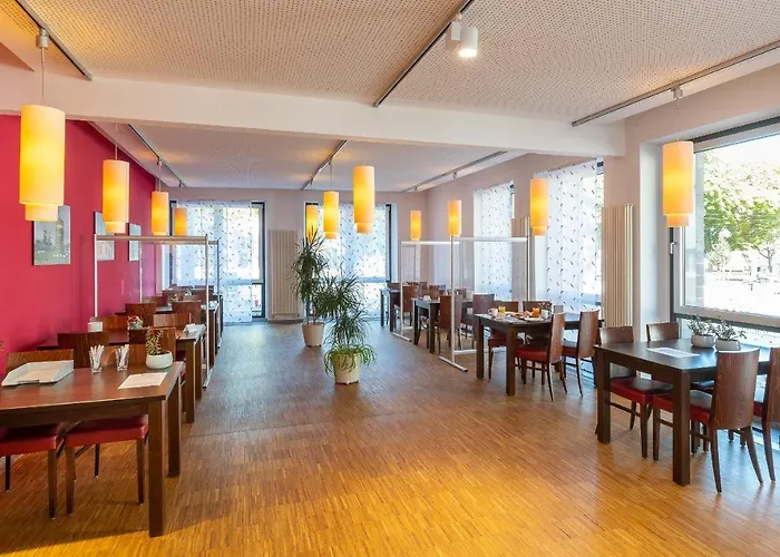 Hotel Neuhaus 3*